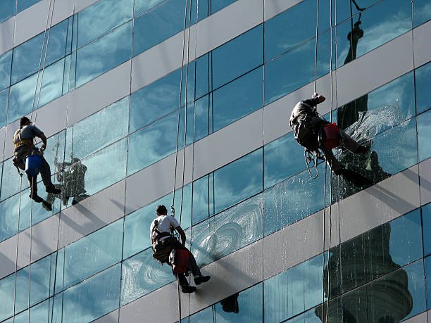 cleaning exterior building
