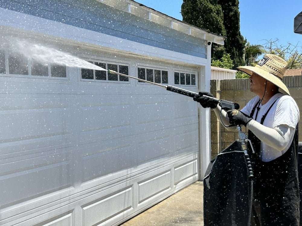 garage door pessure washing
